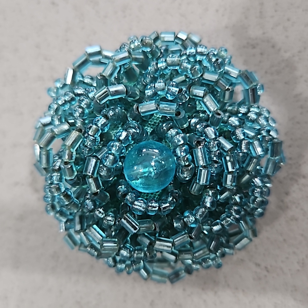Fun beaded ring - Picture 3 of 4